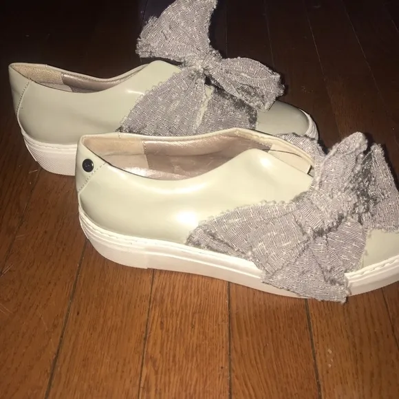Attilio Giusti Leombruni Bow Slip-On Sneakers/Gray