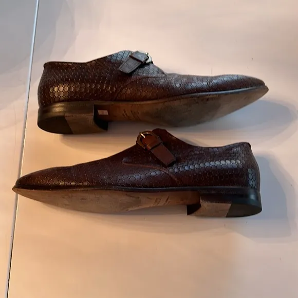 Authentic men's size 8 Cesare PaciottiBrown dress shoes
