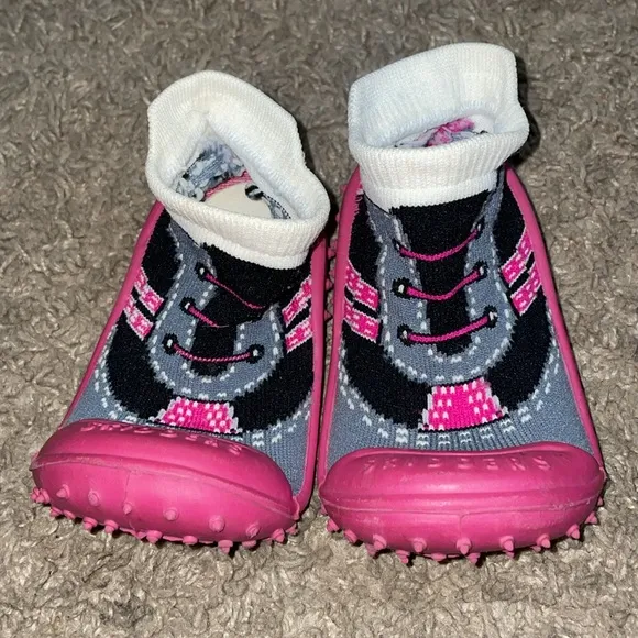 Baby girl 7 shoes lot size 5