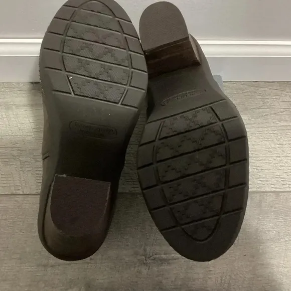 BareTraps Posture Plus Dasha Block Heel Booties Size 7M NWT