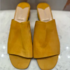Barney’s New York Vero Cuoio Suede Mule Shoes Sandals Yellow Women’s Sz 7 Italy