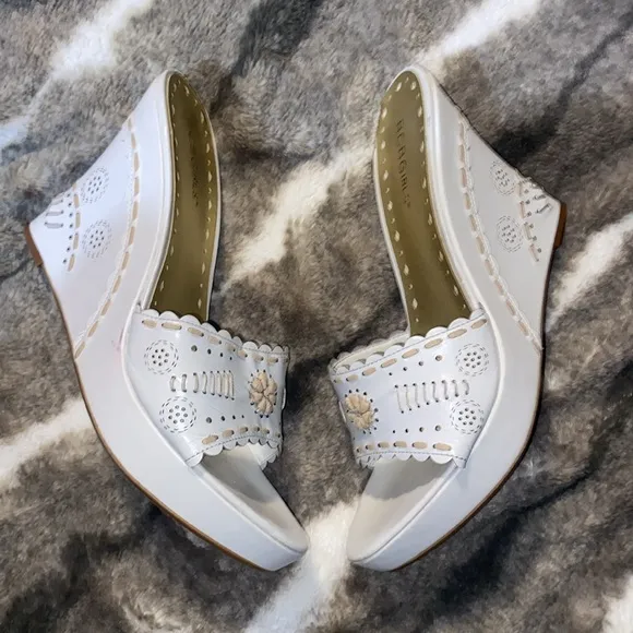BCBGeneration White Wedge Sandals 7.5