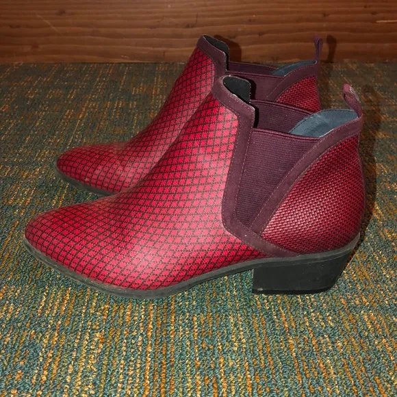 Betabrand Women’s Tennis Western Boot/Red Diamond/ Size: 7M