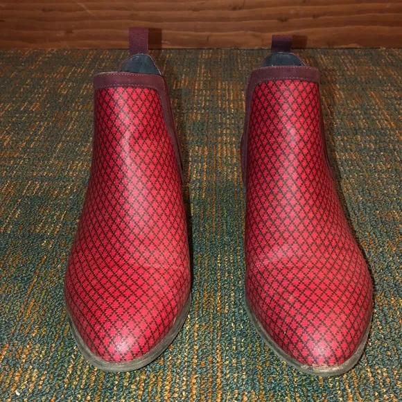 Betabrand Women’s Tennis Western Boot/Red Diamond/ Size: 7M