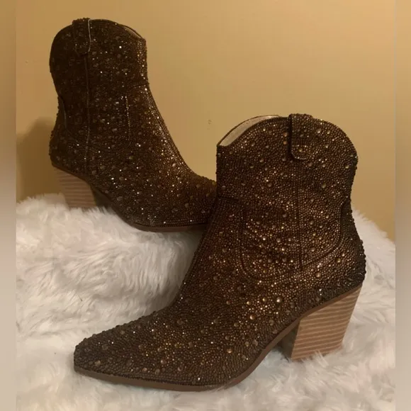 BETSY JOHNSON ladies brown (bronze) Diva Rhinestone Emory boots size 9 N…