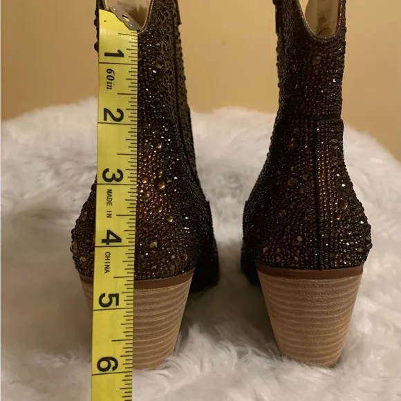 BETSY JOHNSON ladies brown (bronze) Diva Rhinestone Emory boots size 9 N…