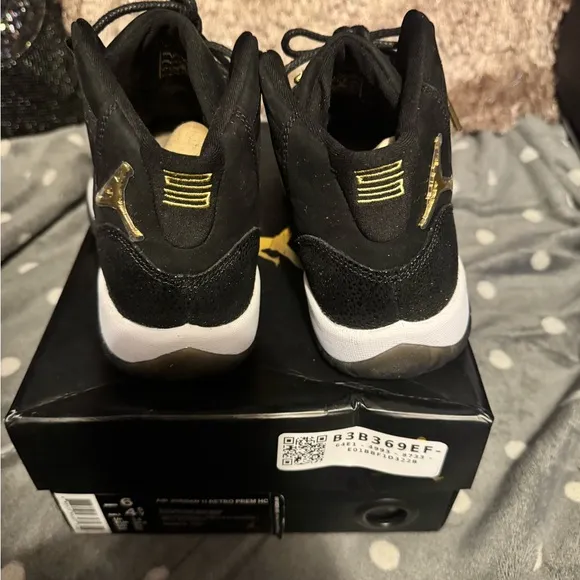 Black and Gold Sneakers Air Jordan 11 Heiress sneakers