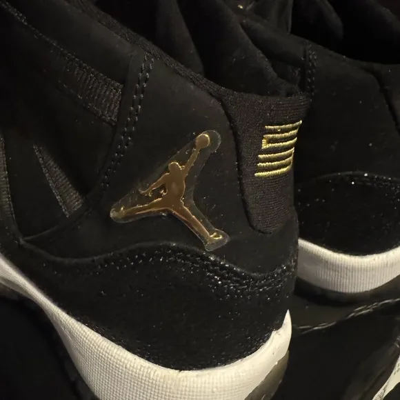 Black and Gold Sneakers Air Jordan 11 Heiress sneakers