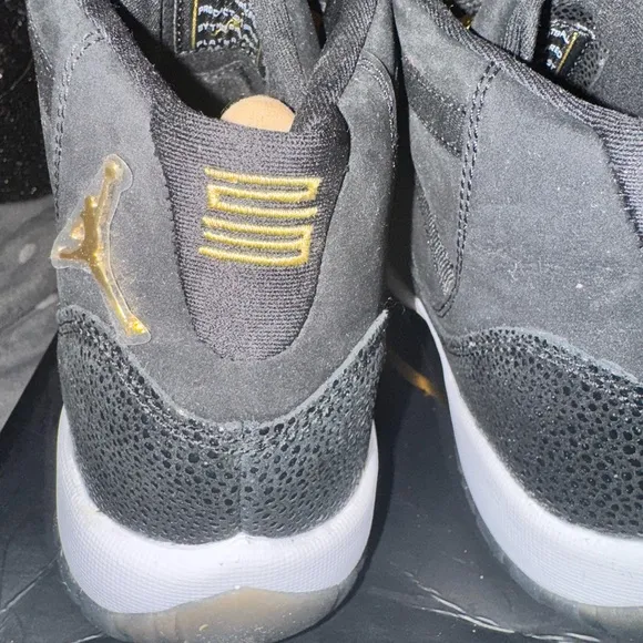 Black and Gold Sneakers Air Jordan 11 Heiress sneakers