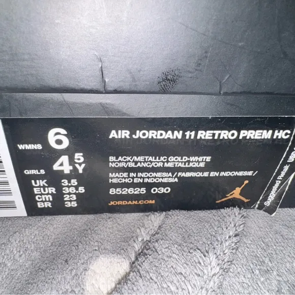 Black and Gold Sneakers Air Jordan 11 Heiress sneakers