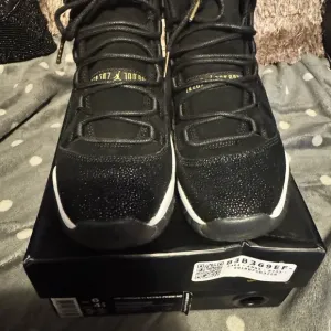 Black and Gold Sneakers Air Jordan 11 Heiress sneakers