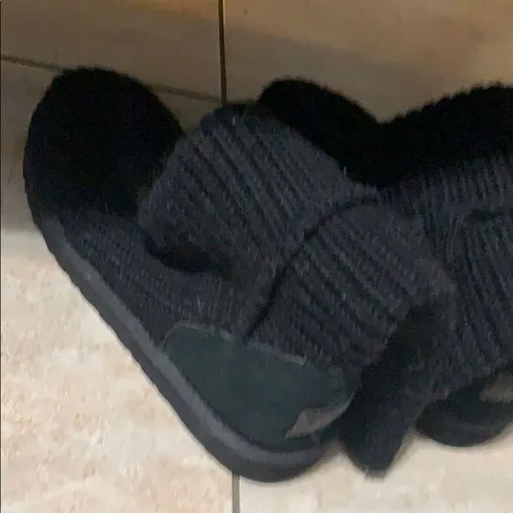 Black UGG boots, Womens size 7 (Big Kids sz 5)