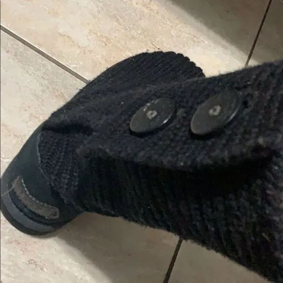 Black UGG boots, Womens size 7 (Big Kids sz 5)
