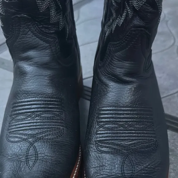 Black Western Cowboy Boots with Intricate Stitching