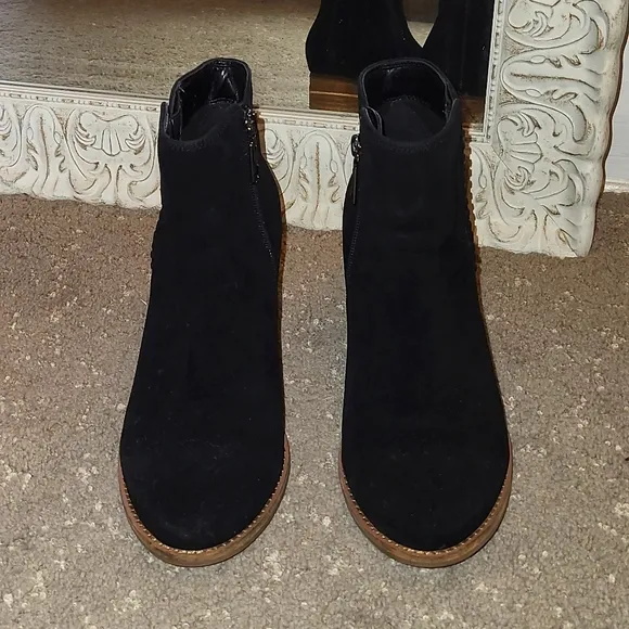 Blondo znina Whipstitch Waterproof Suede Ankle Boot