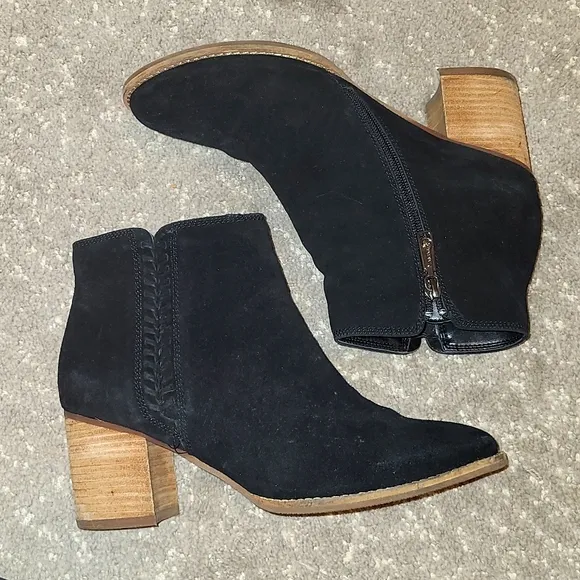 Blondo znina Whipstitch Waterproof Suede Ankle Boot