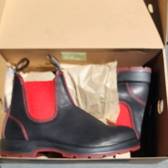 Blundstone Black and Red Ankle Boots NEW