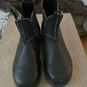 Blundstone Black Ankle Boots Chelsea Style artistic elastic panel