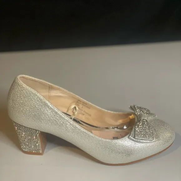 BNIB, Badgley Mischka Girls' Sparkle Studded Bow Dress Shoes, Girls 5, princess
