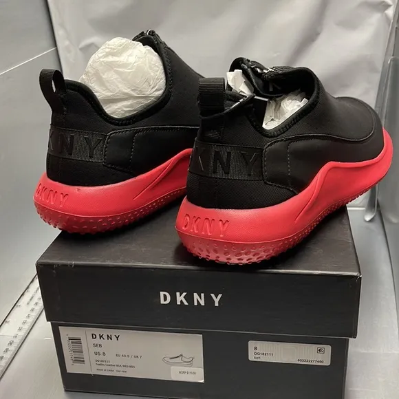 BNWT DKNY Men’s sneaker zipper/slip on sneakers size 8 Black/Red