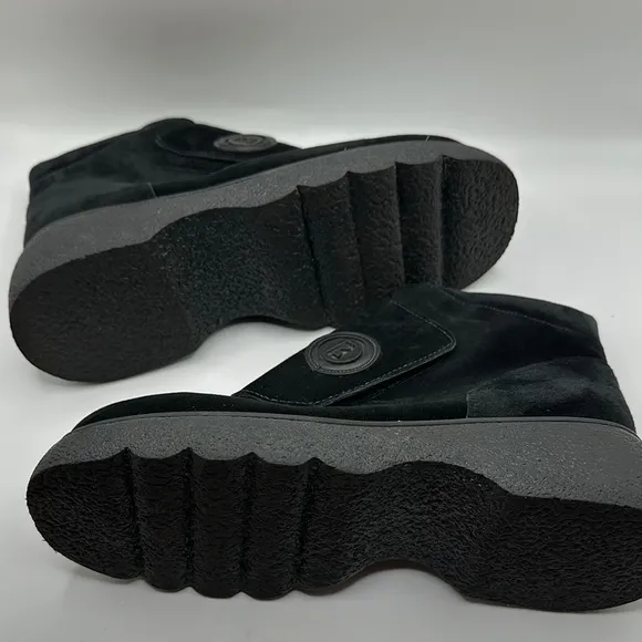 Bogner Sz 9 Black Suede Winter Boots with Platform Sole
