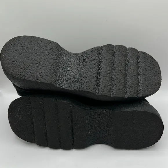 Bogner Sz 9 Black Suede Winter Boots with Platform Sole