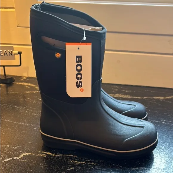 BOGS Youth Black Waterproof Rain &amp; Snow Boots, size 6 NWT and box