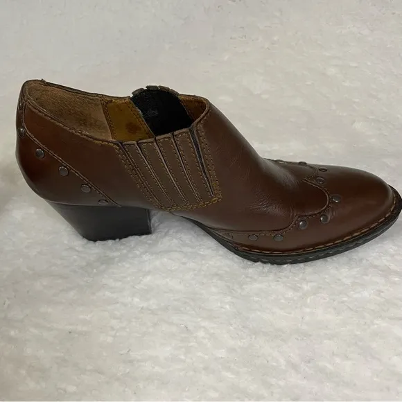 Born Boots Women's 7 Brown Leather Booties Tour Ankle Western Studded