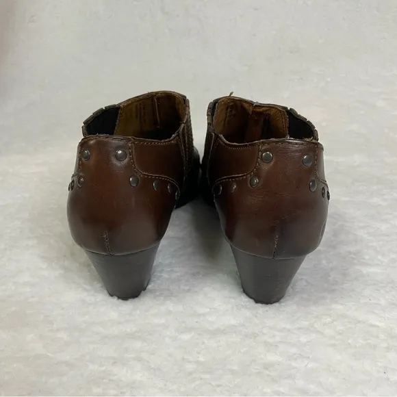 Born Boots Women's 7 Brown Leather Booties Tour Ankle Western Studded