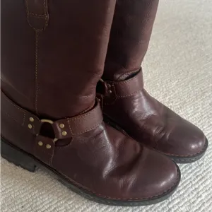 Born Men's Brown Leather Boots