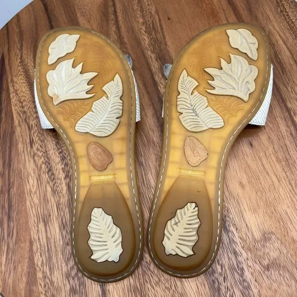 BORN Size 9 M Mia White Flower Leather Sandals CQB18