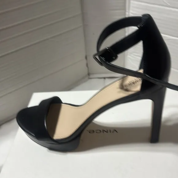 Botkier Willow Black Leather Women's Sandals. NWOT