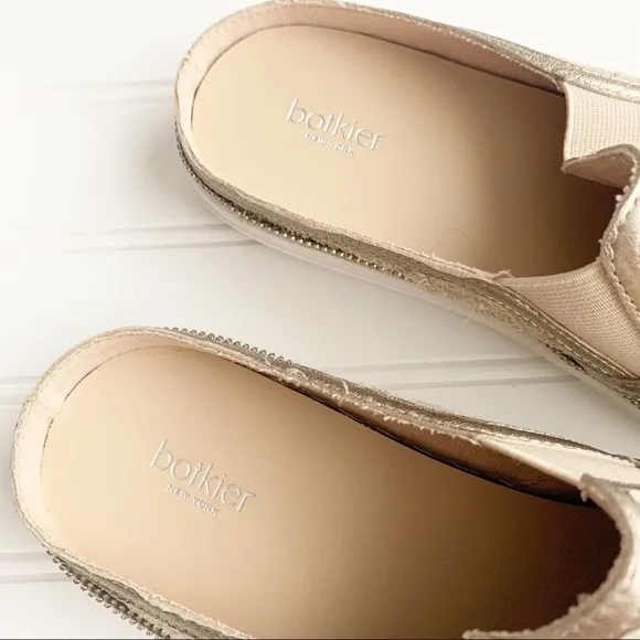 Botkier Women’s 9 Ivory Croc Embossed Slip On Sneakers