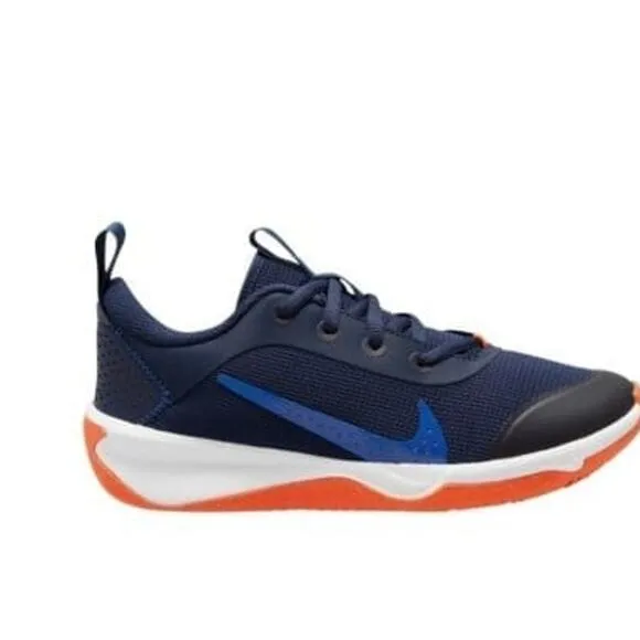 Boys Nike Omni Multi-Court sneakers Shoes size 6Y
