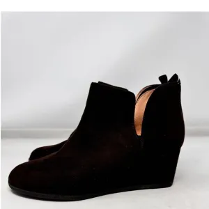 Brand New, no box Madewell Size 11 Brown Suede Leather Slip on Booties Boots