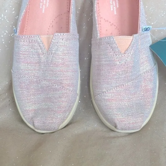 Brand New Toms Girls Rose Cloud Twill Glimmer Slip On Sneakers Metallic Shimmer