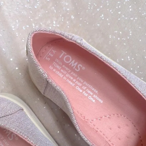 Brand New Toms Girls Rose Cloud Twill Glimmer Slip On Sneakers Metallic Shimmer