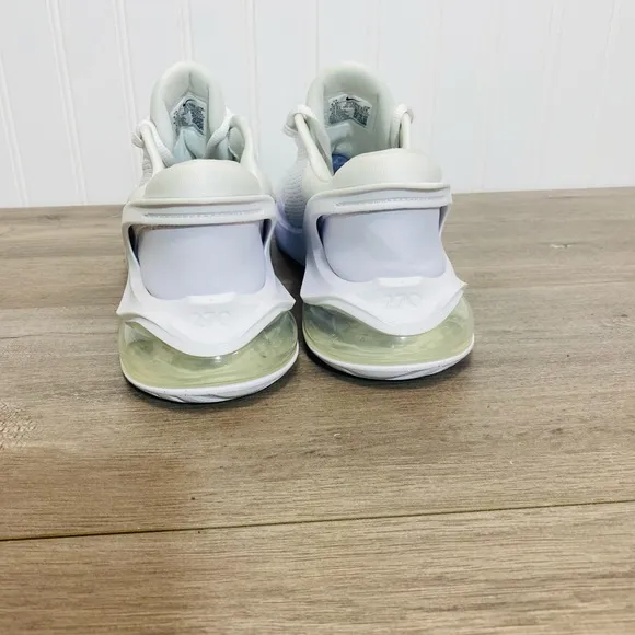 Brand new youth Nike Air Max 270 GO size 6.5Y no no