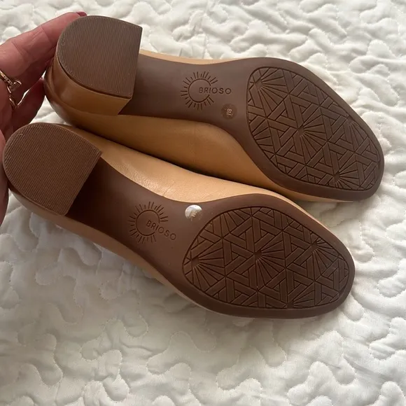 Brioso Arita Leather Dress Pumps Elegant