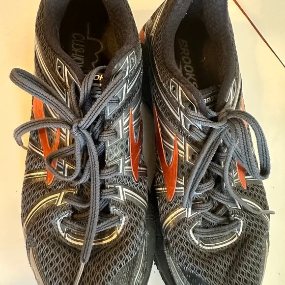 Brooks‎ Black and Orange Athletic Shoes