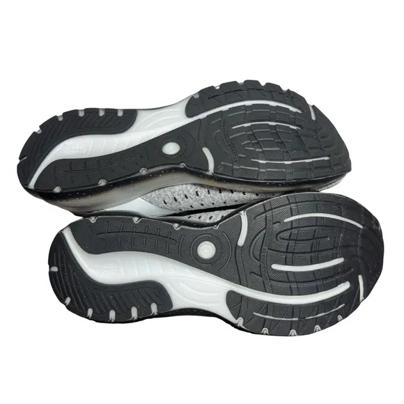 Brooks Gray and White Running Shoes glycerin 20 stealthfit size 9