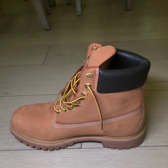 Brown Lace-Up Boots