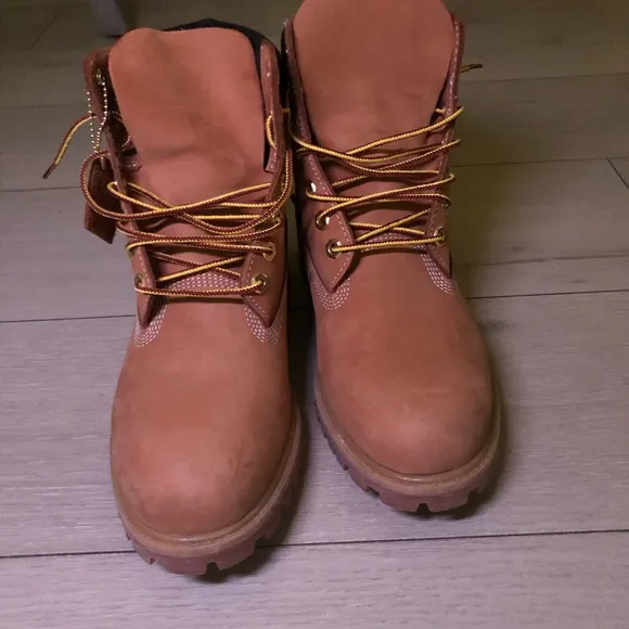 Brown Lace-Up Boots