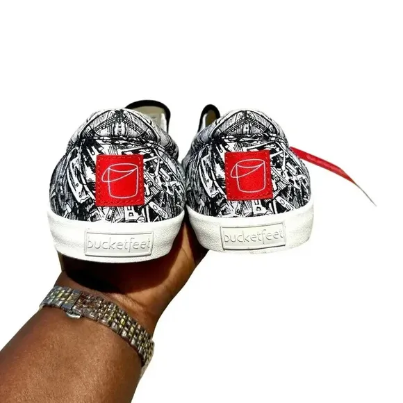 Bucket feet The Old 98 Print Slip On 2015 Holiday Collection Sneaker Women Sz 11