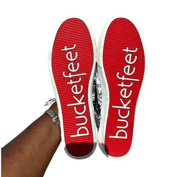 Bucket feet The Old 98 Print Slip On 2015 Holiday Collection Sneaker Women Sz 11