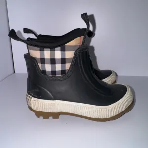 Burberry toddler Kids Black Checkered Boots