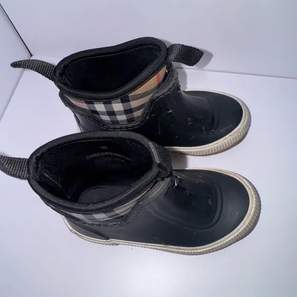 Burberry toddler Kids Black Checkered Boots