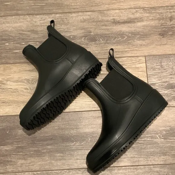 C &amp; C California Women's Lug Sole Boots