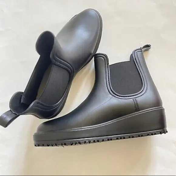 C &amp; C California Women's Lug Sole Boots