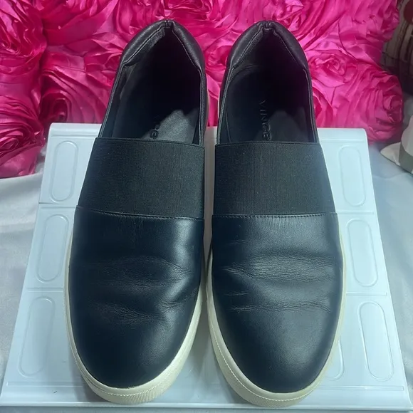 (C) VINCE Comfort LEATHER CORBIN‎ Slip-On Sneakers, Black, Size 6.5